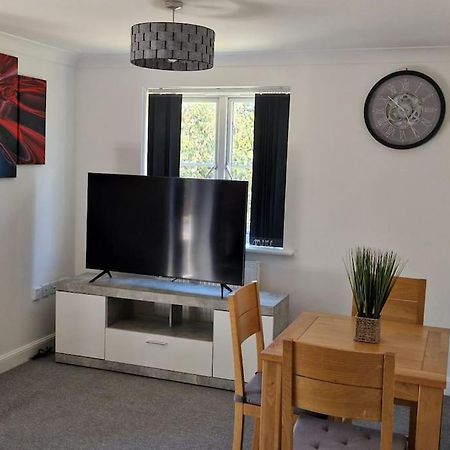 Greenhithe Cosy Apartment, Netflix And Sport Channels 外观 照片