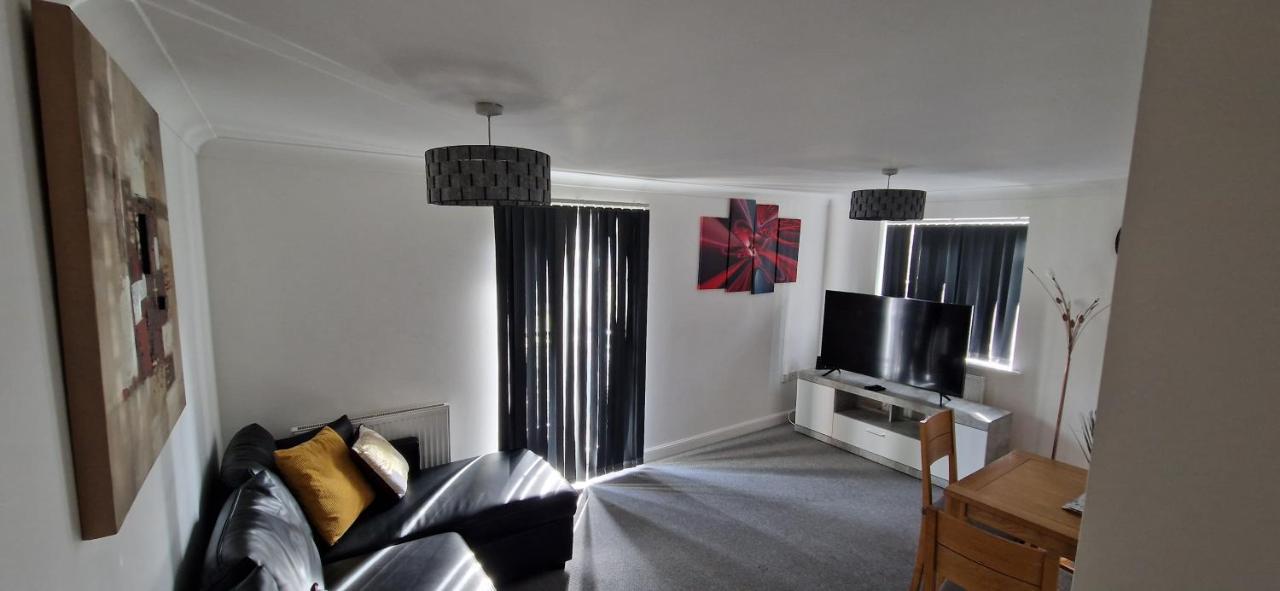 Greenhithe Cosy Apartment, Netflix And Sport Channels 外观 照片